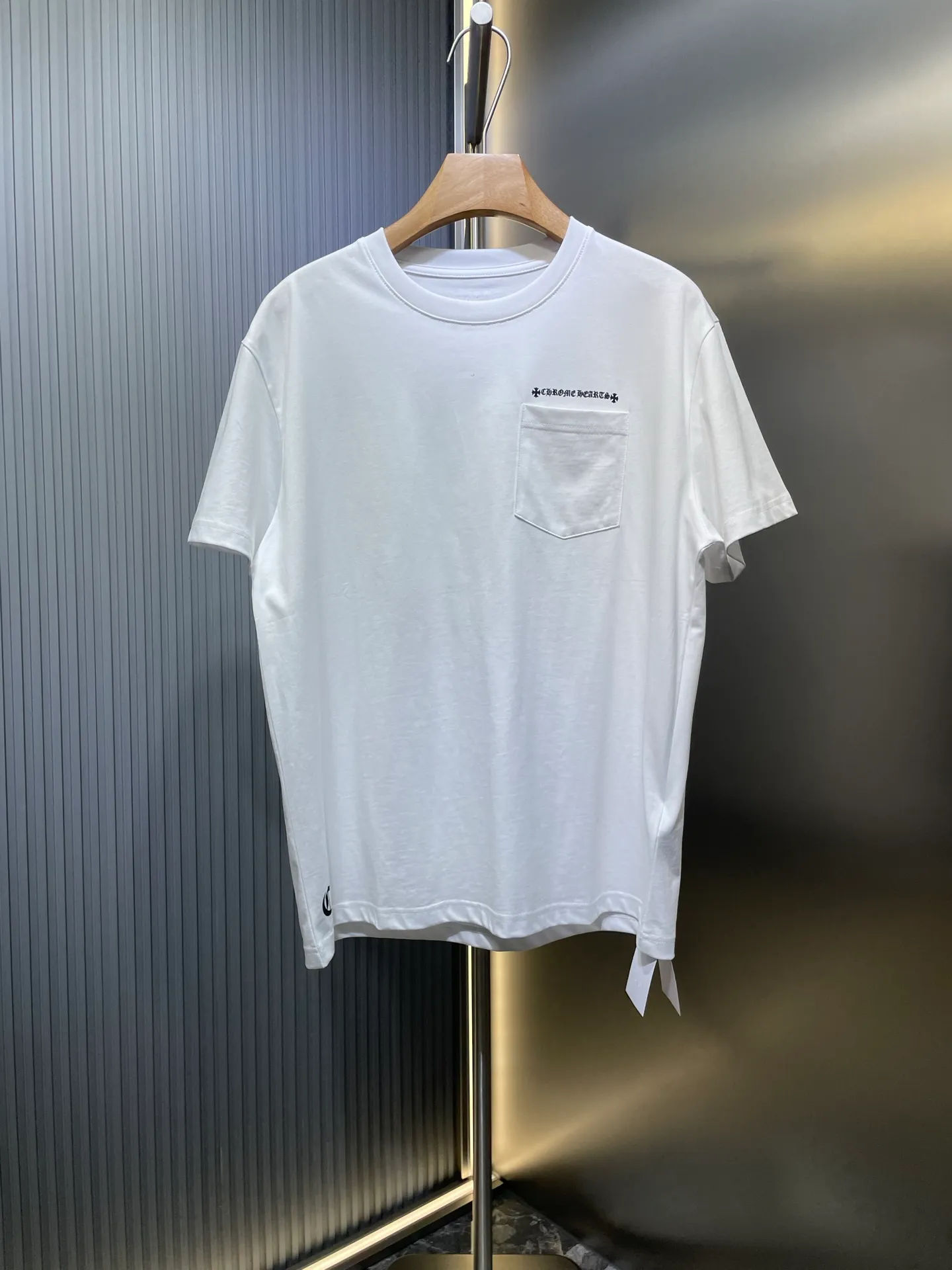 🅿️280 CH🌟【Top original order】Gypsophila cross short sleeves. Process description: The fabric is made of 26-woven 200g cotton, and the printing is made of special imported slurry. The overall alignment is straight and delicate, the fabric is comfortable and soft, and the color is consistent without color difference. It can be matched with the same style to create a fashionable look, control various occasions, customized accessories, complete three standards, the same style for men and women! ⚠️size:sml